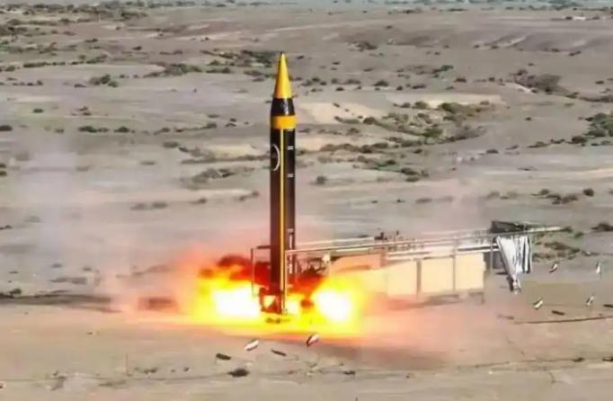 世界杯客户端更新下载-伊朗发射超重型导弹打击以色列！携带1吨重弹头、射程达2000公里，可覆盖以色列全境