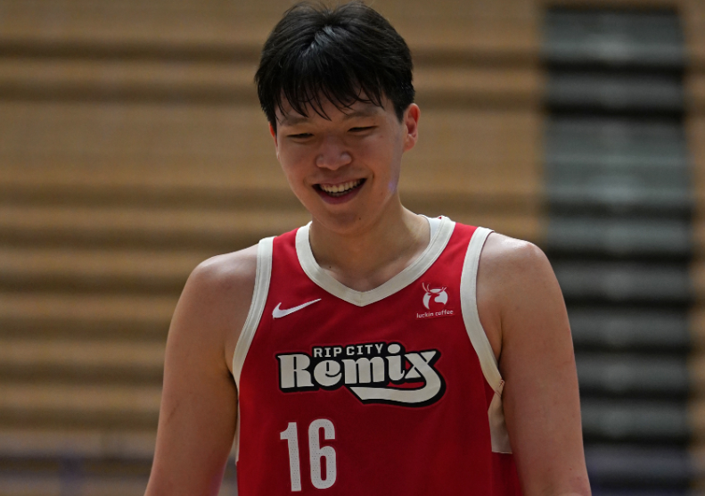 世界杯高清比赛观看入口-G联赛：杨瀚森15+9+5+5失误5犯遭肘击 混音罚球准绝杀太阳